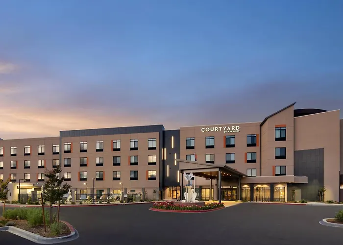 Courtyard By Marriott Petaluma Sonoma County