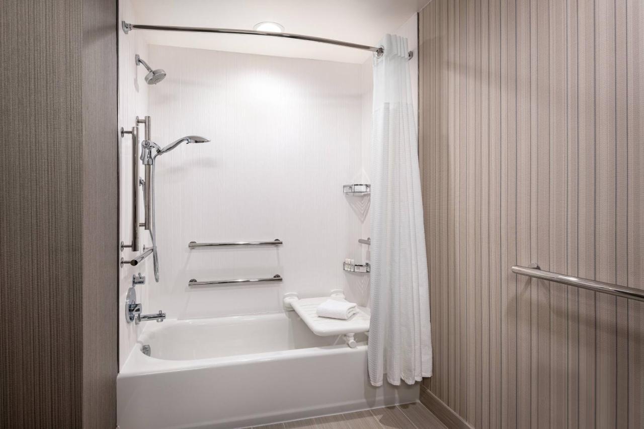 Courtyard By Marriott Sonoma County Hotel Petaluma