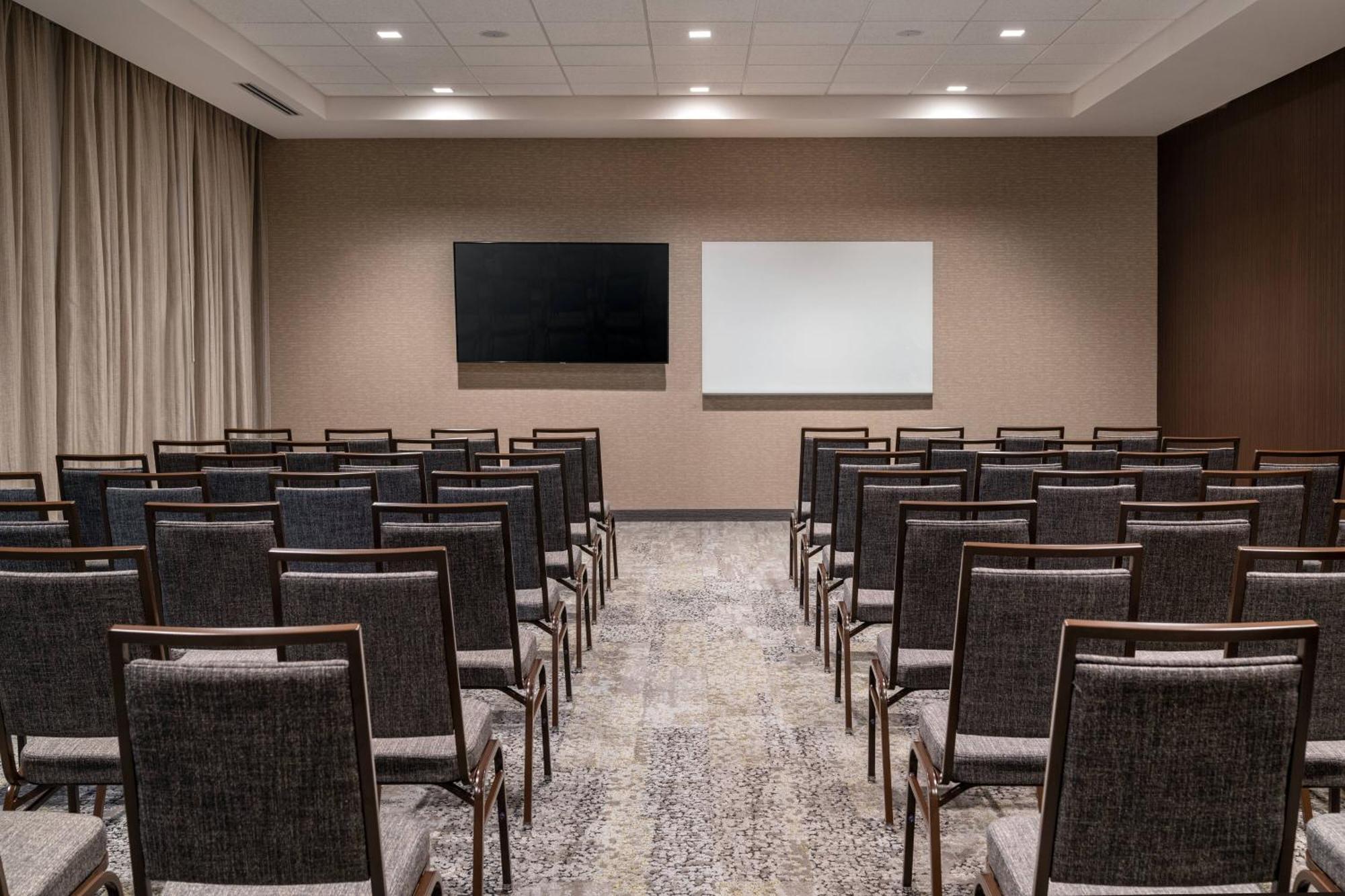 Courtyard By Marriott Sonoma County 3*