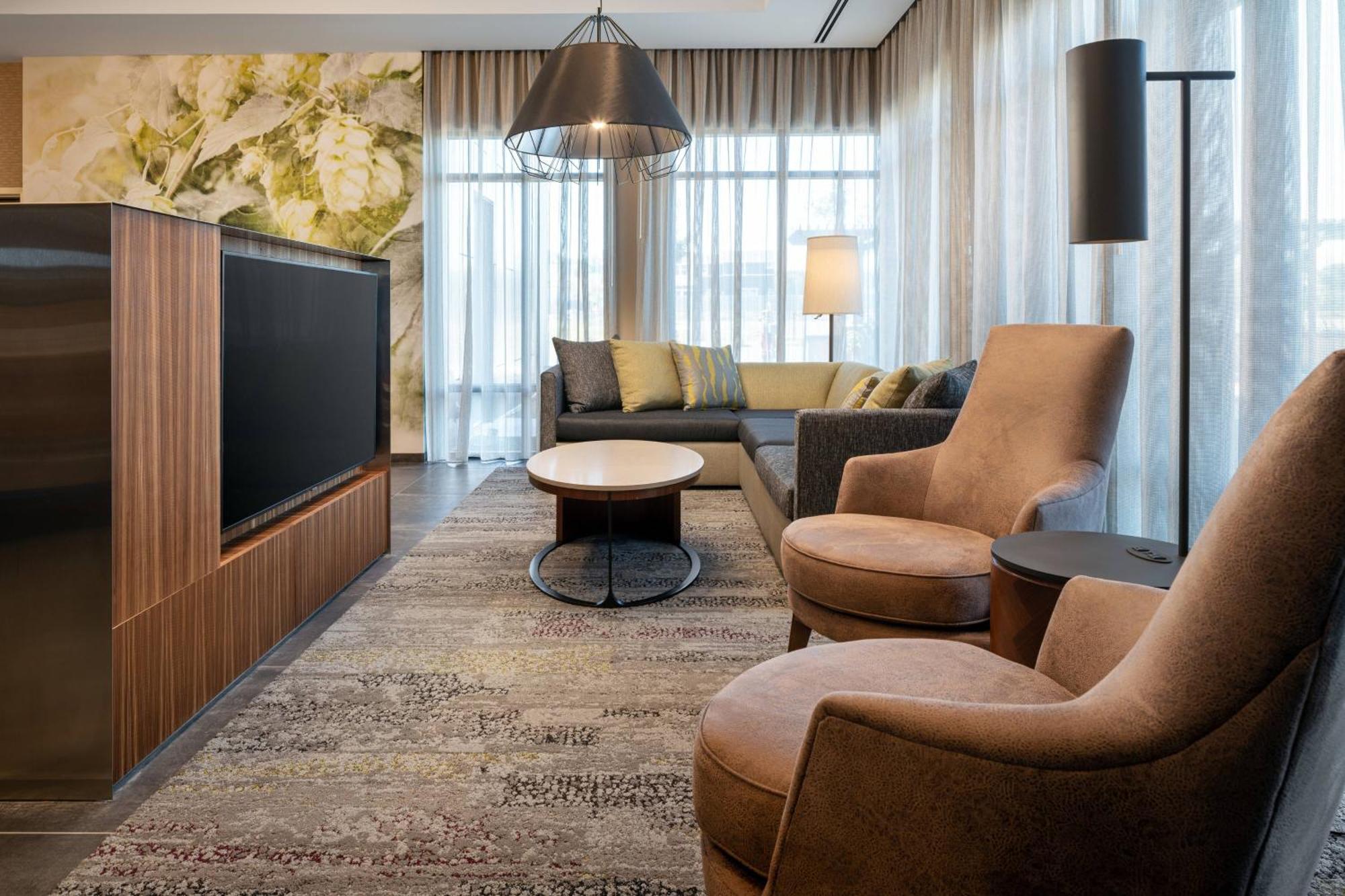 Courtyard By Marriott Sonoma County Hotel 3*