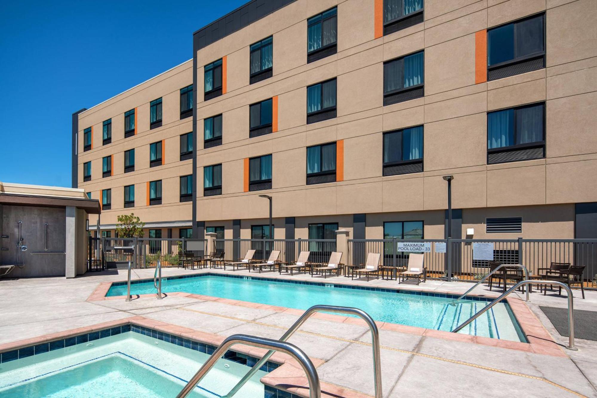 Courtyard By Marriott Sonoma County 3*