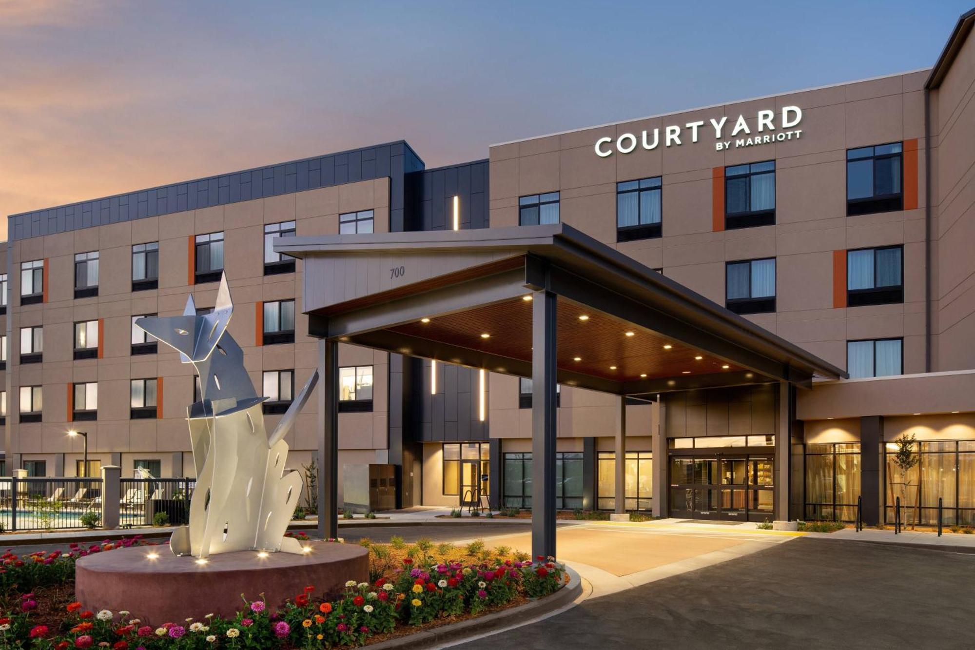 Courtyard By Marriott Sonoma County Hotel Petaluma